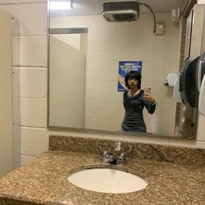 Meet your Posher, Carolina